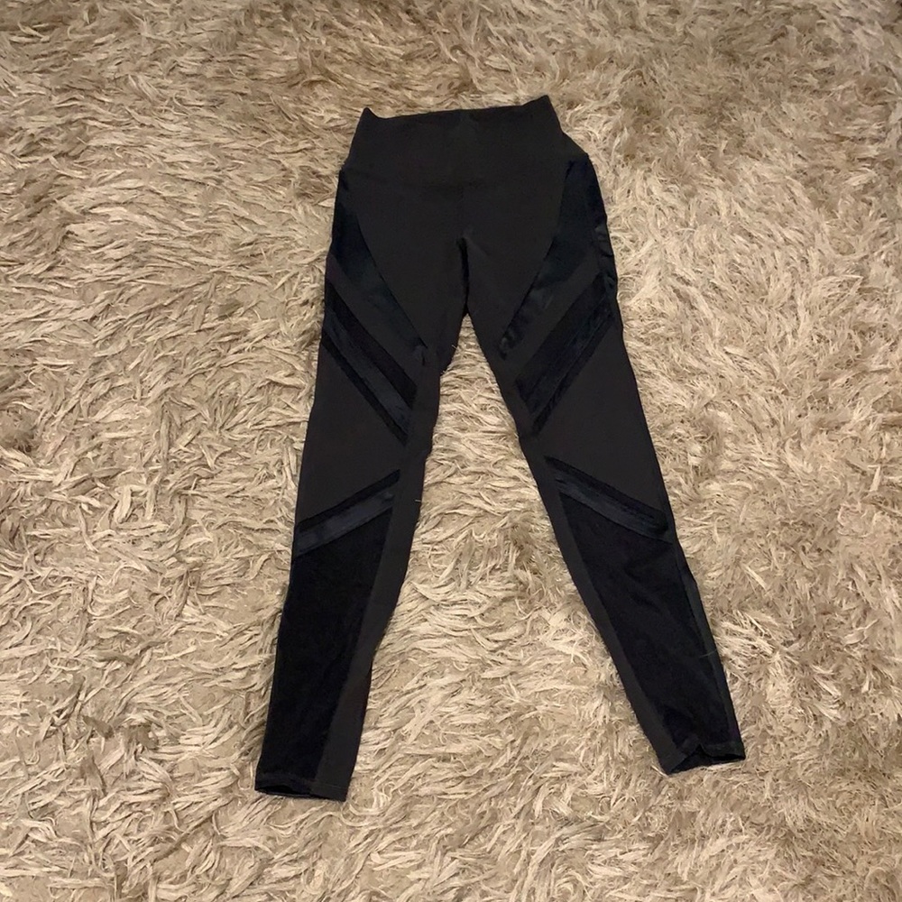 ALO YOGA GREY LEGGINGS